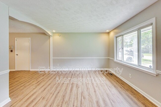 Photo - 3962 Strathmore Dr