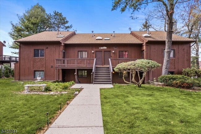 Building Photo - 4 Alta Ct W Unit 5