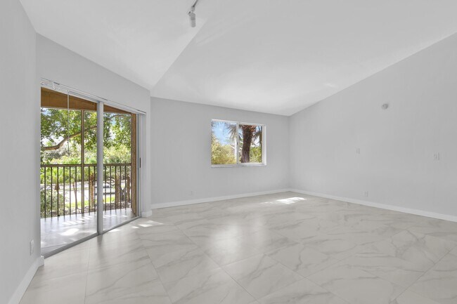 Photo - 4005 W McNab Rd Unidad C302