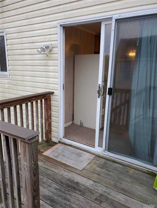 Photo - 20 Fairwood Ln