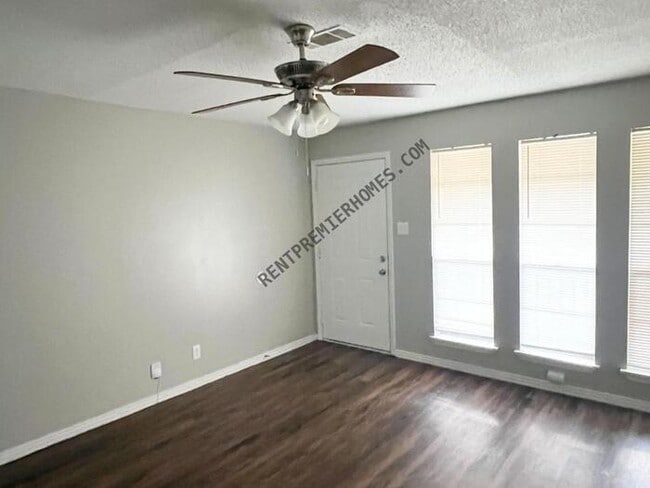 Photo - 8812 Claremont Ave