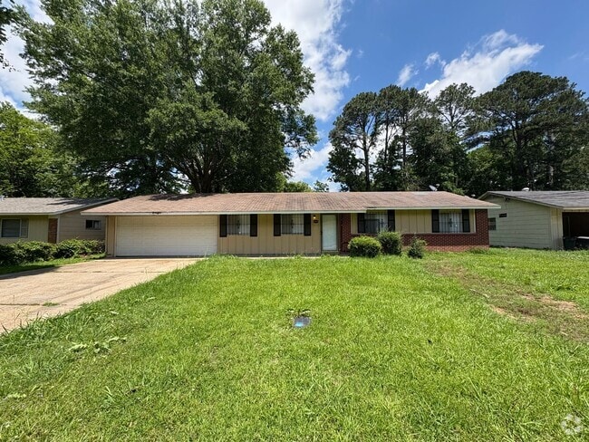 Building Photo - 3 Bed/1.5 Bath in Westland Plaza Rental