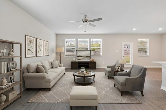 2046 W Darlington Oak Ct