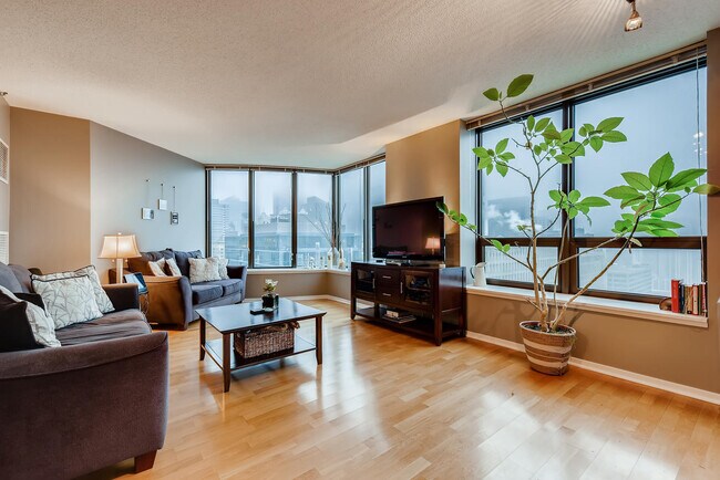 Photo - 400 N La Salle Dr Unit 3008