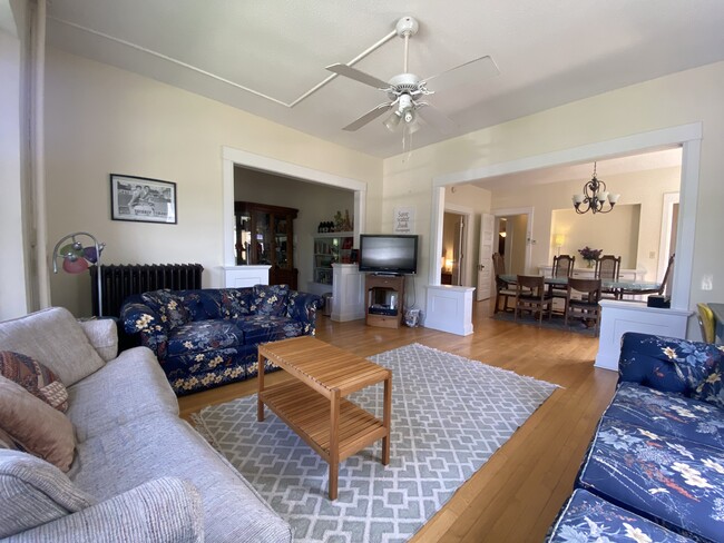 Building Photo - 1217 Monroe St NE Unit Sunny Parkside Duplex in NE Arts District