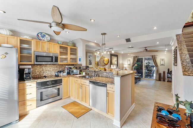 Photo - 2725 NE 15th St