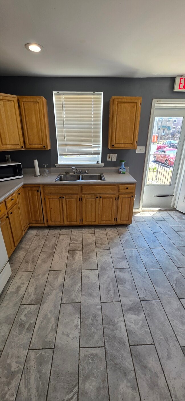 Photo - 2133 W Mulberry St