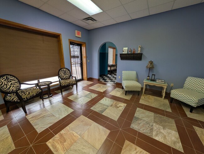 Photo - Office/Retail Commercial Space in Pryor Unit 307 S Adair Suite C