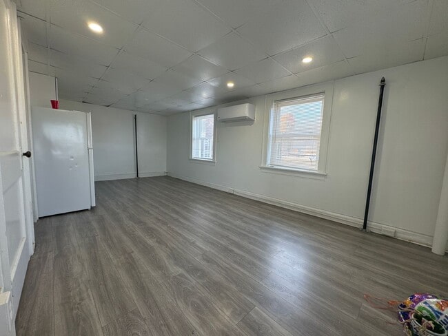 Photo - Spacious Rooftop Studio Efficiency with Ga... Unit Apt 504 - Studio Rooftop Galley Kitchen