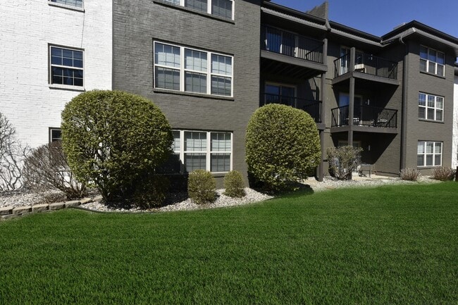 Building exterior & landscaping