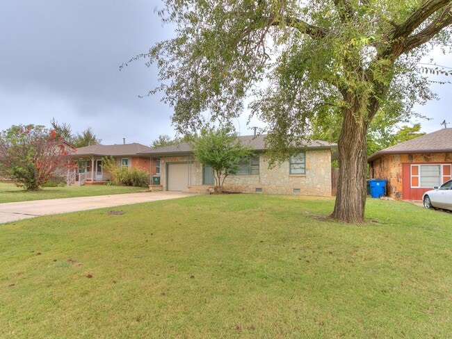 Photo - 2221 Churchill Pl