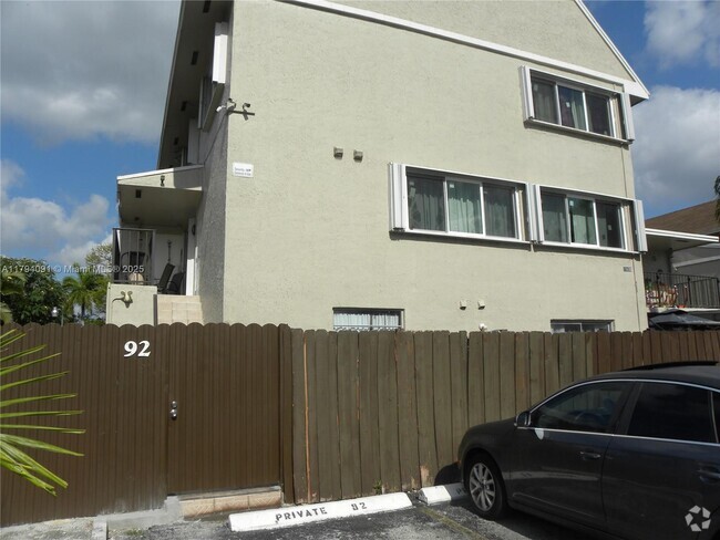 Building Photo - 15690 SW 82nd Cir Ln Unit 9-1 Rental