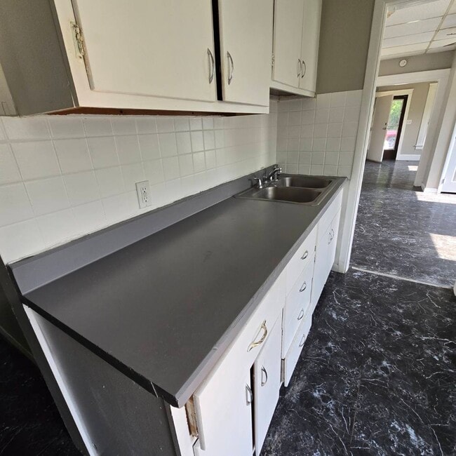 Building Photo - 55-57 West Parkwood Avenue Unit 1 55 Rental
