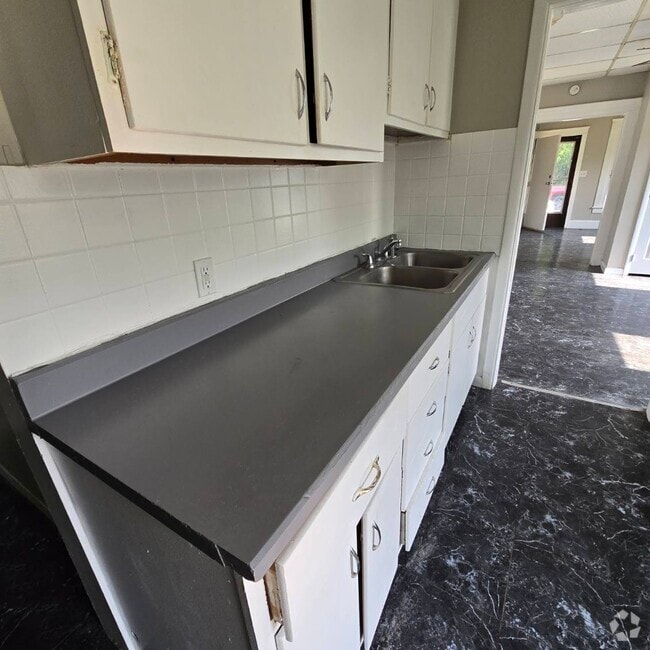 Building Photo - 55-57 West Parkwood Avenue Unit 1 55 Rental