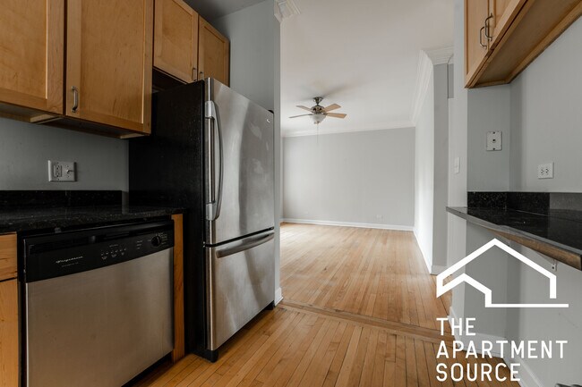 Photo - 1950 W Leland Ave Unit 2