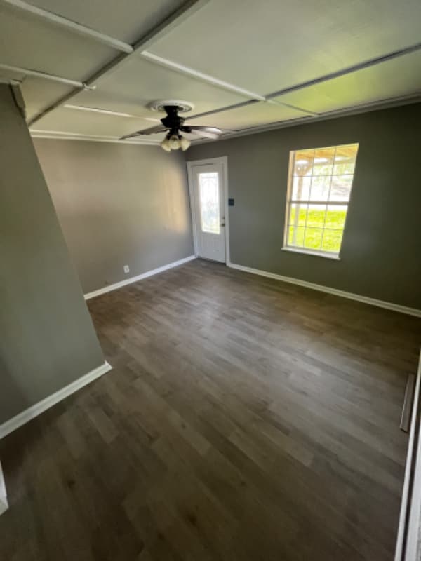 Photo - 4817 Wilson St