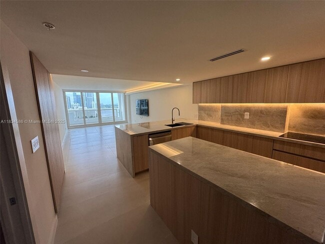 Photo - 1717 N Bayshore Dr Unit A-2539