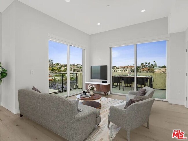 Photo - 3308 Mentone Ave Unit A5