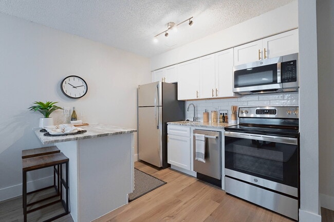 One Bedroom Traditional - Trellis Canyon Creek