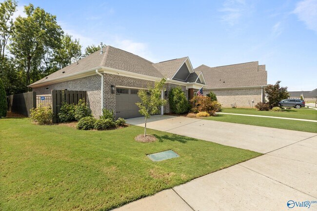 Photo - 26 Cobbs Cove Way SE