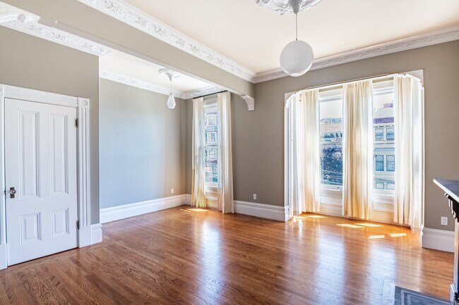 Photo - 341 Pierce St