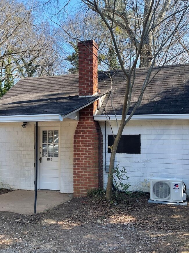 Photo - 1 BR/1 BA Cottage Off Prince Ave!