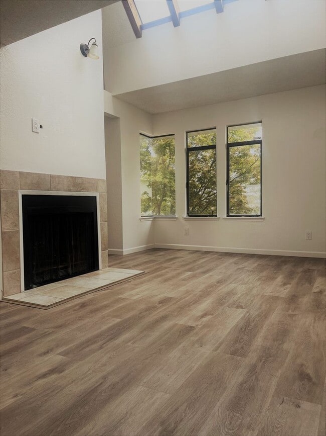 Photo - Charming 2 Bed 1.5 Bath Townhome Available...