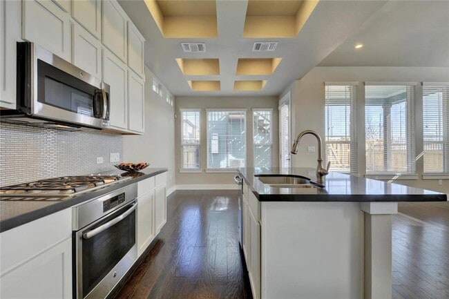 Photo - 900 Banyon St