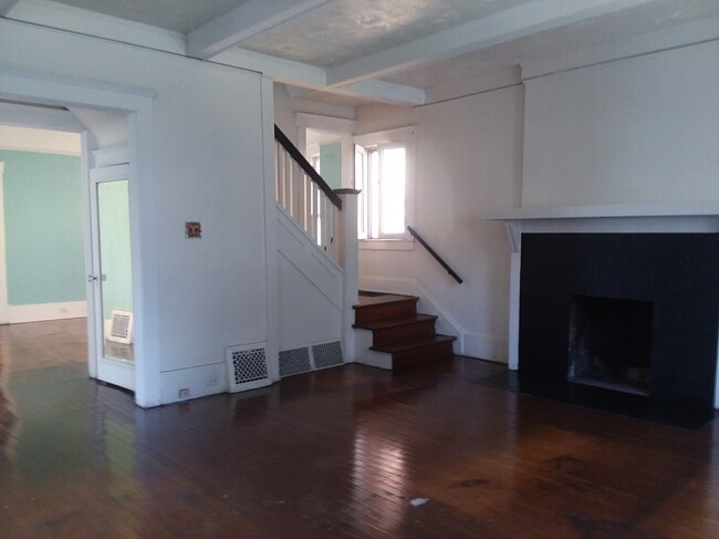Photo - 186 Monterey St