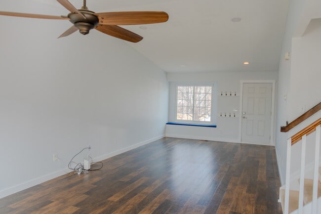 Photo - 307 Benton St