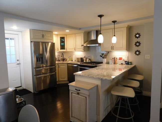 Photo - 215 Bolton St Unit 1