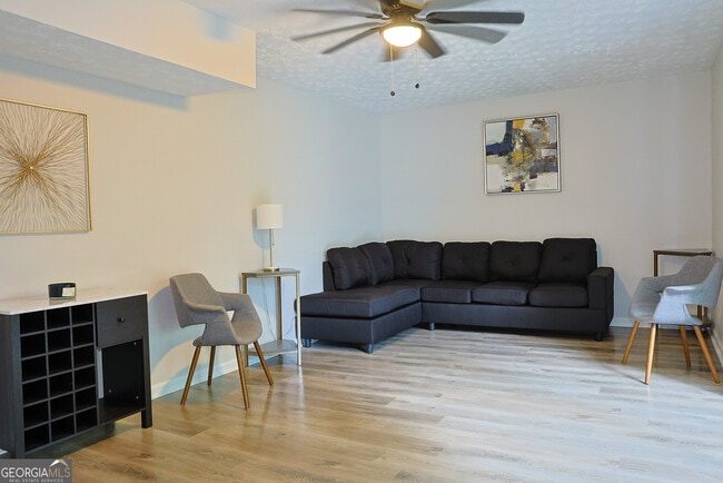 Photo - 4411 Flakes Mill Rd