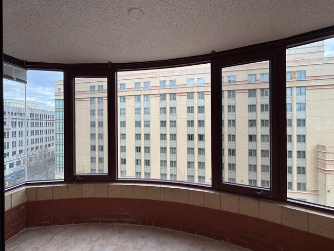 Balcony - 2400 Clarendon Blvd Unit 706