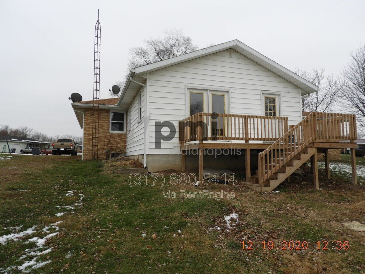 Photo - 300 N Ellis Rd