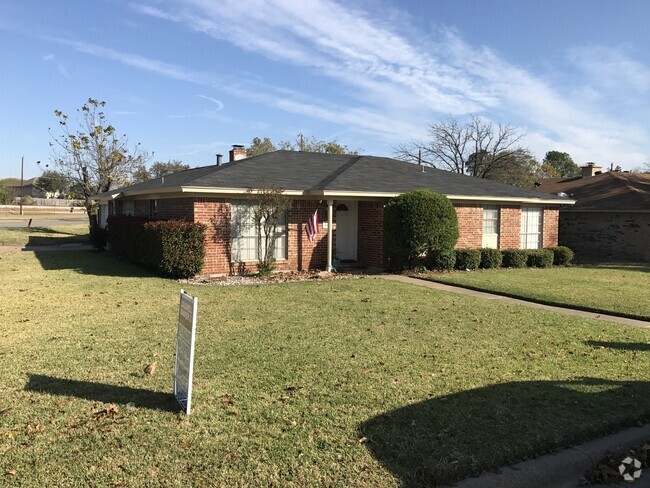 Building Photo - 8401 Randy Drive Rental