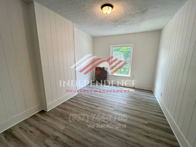 Photo - 951 Ferndale Ave