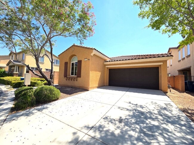 Building Photo - 3 Bedroom Single Story in Providence Gated Community