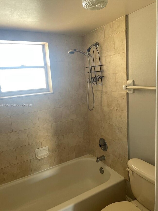 Photo - 4111 Stirling Rd