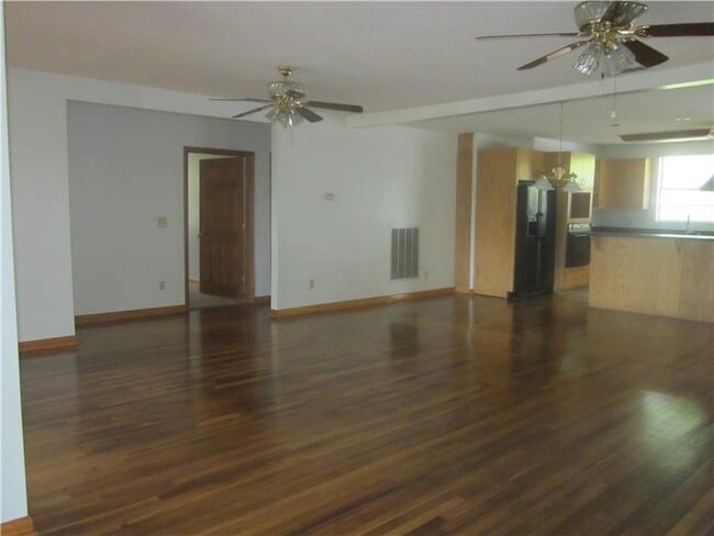 Photo - 1112 Dean Forest Rd