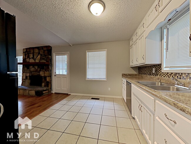 Photo - 2708 Shoemaker St