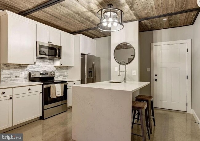 Building Photo - 12 W Montgomery St Unit 203 Rental