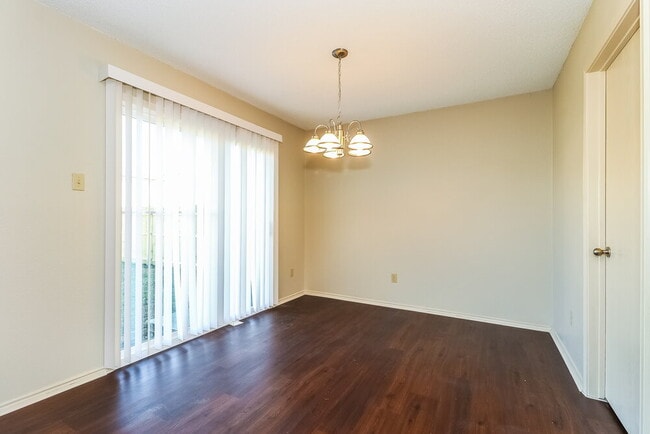 Photo - 300 Dakota Ridge Dr