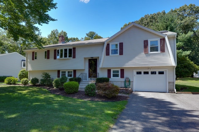 Building Photo - 6 Fairfax St