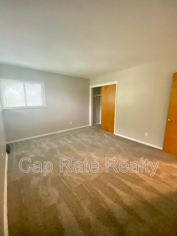 Building Photo - 26 S Hampton Rd