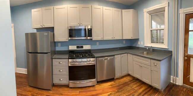 Building Photo - 5271 Ridge Ave Rental