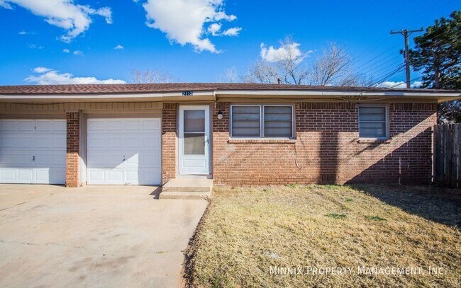 Photo - 2113 S Loop 289 Unit B