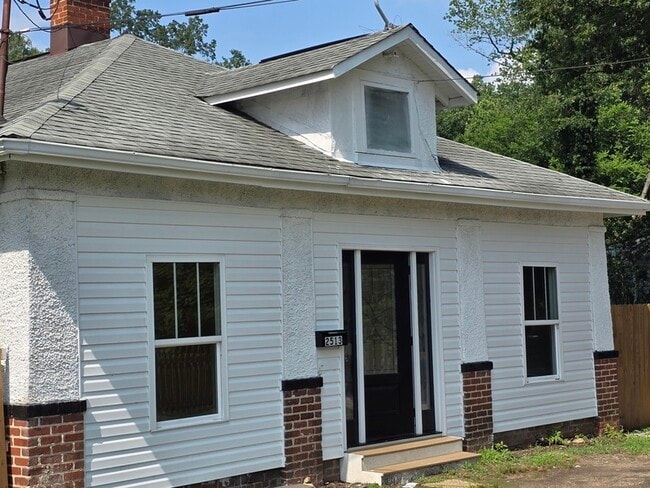 Building Photo - 2513 Haden Ave Unit A
