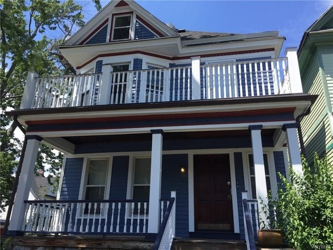 Building Photo - 496 W Ferry St Unit 2