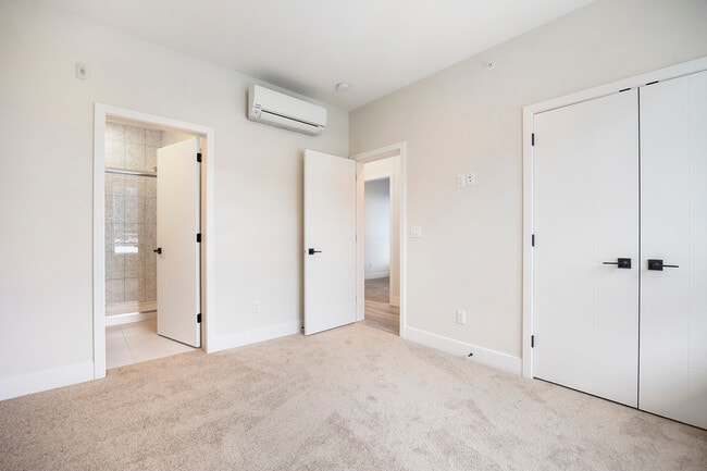 Photo - 45505-45505 Campus Dr