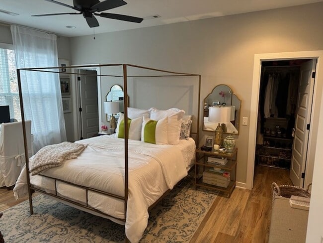 Photo - 2 bedroom 2.5 bath house near Dickson St. ...